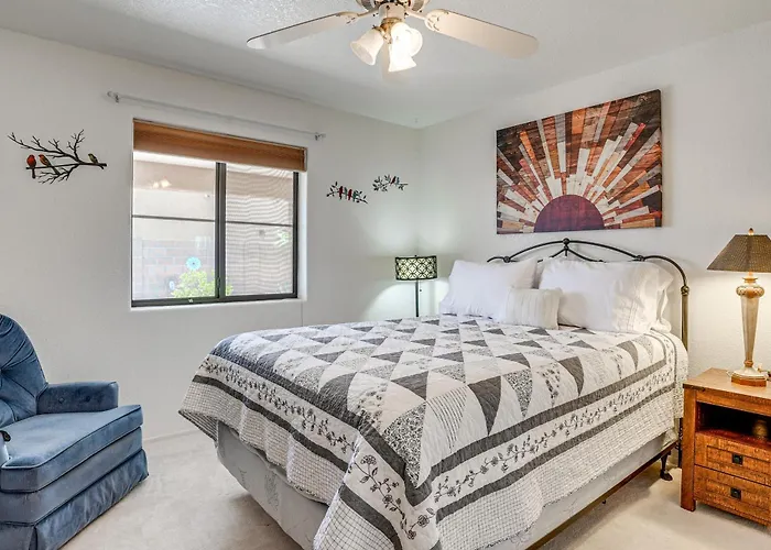 Spacious Yard! Escape, Near Shops & Golf