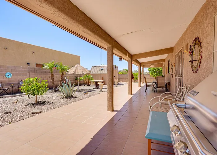 Spacious Yard! Escape, Near Shops & Golf
